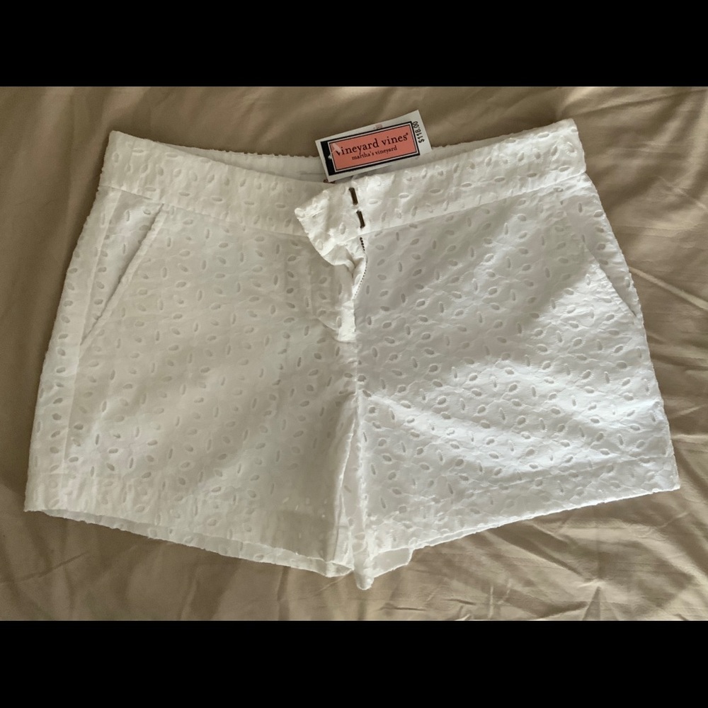 Vineyard Vines 100% cotton white shorts size 2